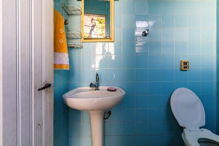 Casa à venda com 230m², 3 quartos e 2 vagasBanheiro de serviço