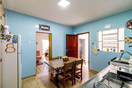Casa à venda com 230m², 3 quartos e 2 vagasCozinha