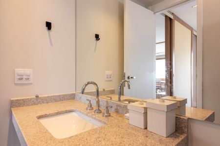 Apartamento para alugar com 47m², 1 quarto e 1 vaga Apartamento para alugar com 47m², 1 quarto e 1 vagaBanheiro da Suíte