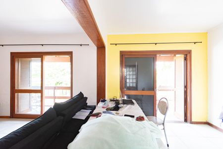 Casa à venda com 4 quartos, 484m² em Niterói, Canoas