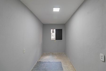 Quarto de casa para alugar com 1 quarto, 25m² em Jardim Verônia, São Paulo