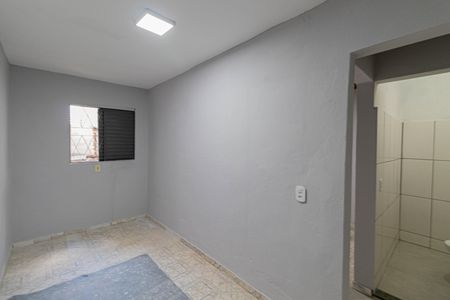 Quarto de casa para alugar com 1 quarto, 25m² em Jardim Verônia, São Paulo