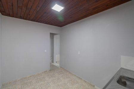 Cozinha de casa para alugar com 1 quarto, 25m² em Jardim Verônia, São Paulo