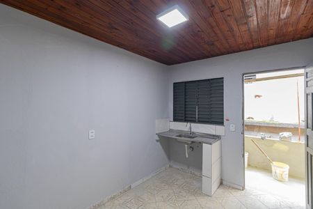 Cozinha de casa para alugar com 1 quarto, 25m² em Jardim Verônia, São Paulo
