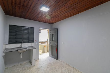 Cozinha de casa para alugar com 1 quarto, 25m² em Jardim Verônia, São Paulo