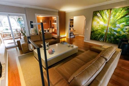 Casa à venda com 540m², 4 quartos e 4 vagasSala 1