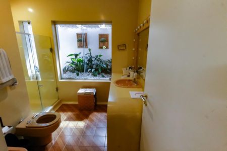 Casa à venda com 540m², 4 quartos e 4 vagasBanheiro