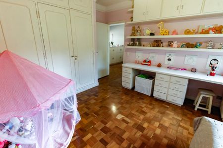 Casa à venda com 540m², 4 quartos e 4 vagasQuarto 2