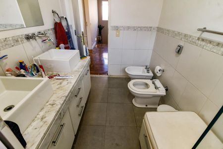 Casa à venda com 540m², 4 quartos e 4 vagasBanheiro Corredor