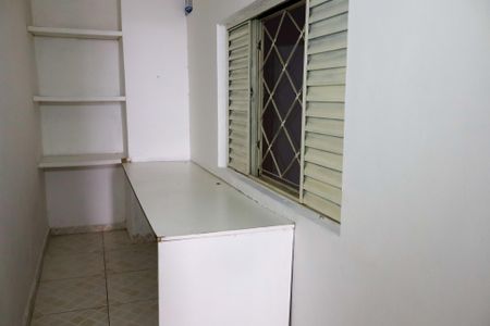 Casa para alugar com 85m², 1 quarto e sem vagaEscritório