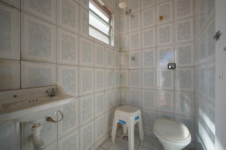 Casa para alugar com 120m², 2 quartos e 2 vagasBanheiro de serviço