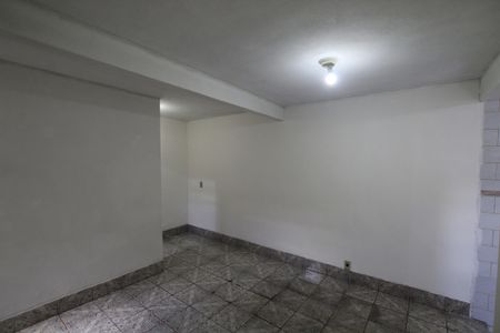Banheiro de casa para alugar com 1 quarto, 25m² em Vila São José, São Paulo