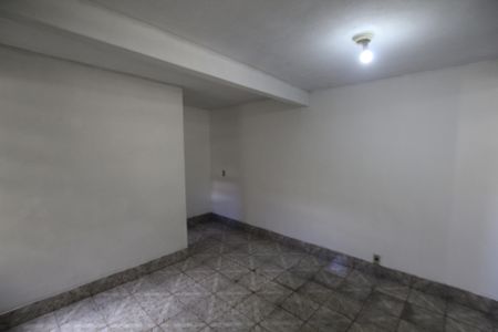 Casa para alugar com 25m², 1 quarto e 1 vagaQuarto