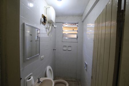 Banheiro de casa para alugar com 1 quarto, 25m² em Vila São José, São Paulo