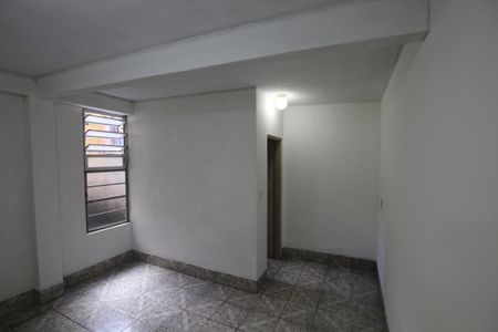 Casa para alugar com 25m², 1 quarto e 1 vagaQuarto