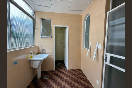 Apartamento à venda com 100m², 3 quartos e 2 vagasÁrea de serviço