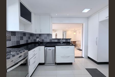 Apartamento para alugar com 107m², 3 quartos e 2 vagasCozinha