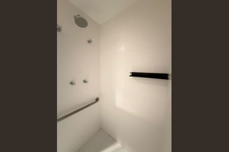 Banheiro de kitnet/studio à venda com 1 quarto, 32m² em Santo Amaro, São Paulo