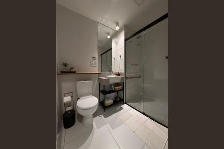 Banheiro de kitnet/studio à venda com 1 quarto, 32m² em Santo Amaro, São Paulo