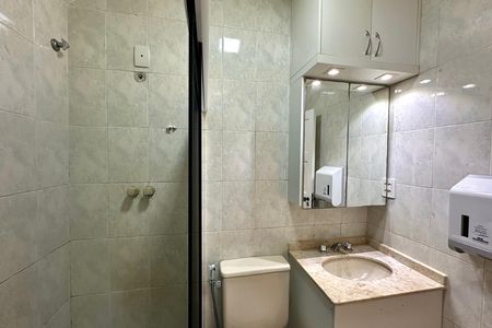 Apartamento à venda com 188m², 4 quartos e 2 vagasBanheiro social