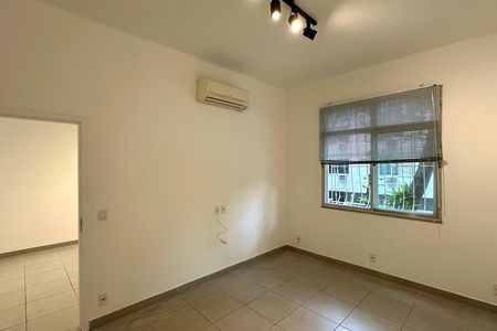 Apartamento à venda com 188m², 4 quartos e 2 vagasQuarto