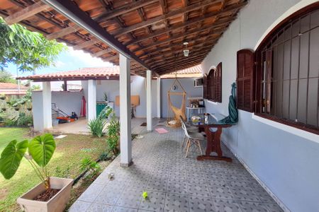 Casa para alugar com 80m², 2 quartos e 3 vagasQuintal