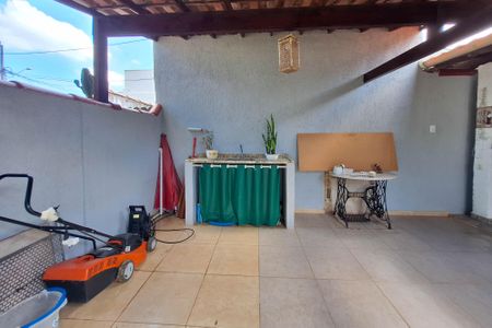 Casa para alugar com 80m², 2 quartos e 3 vagasQuintal