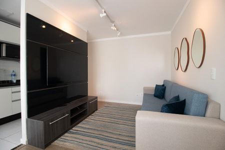 Sala de apartamento para alugar com 2 quartos, 50m² em Uberaba, Curitiba