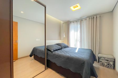Apartamento à venda com 85m², 3 quartos e 2 vagas Apartamento à venda com 85m², 3 quartos e 2 vagasSuíte