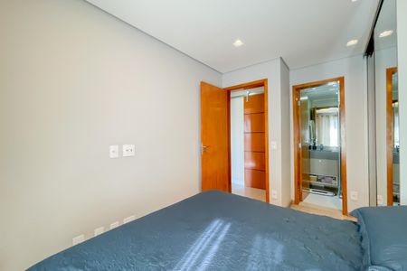 Apartamento à venda com 85m², 3 quartos e 2 vagas Apartamento à venda com 85m², 3 quartos e 2 vagasSuíte