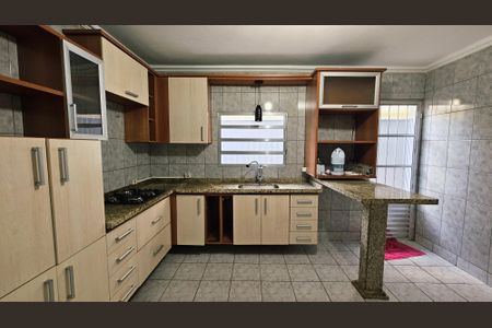 Casa para alugar com 200m², 3 quartos e 1 vaga