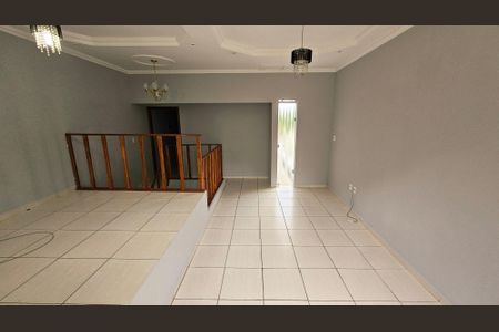 Casa para alugar com 200m², 3 quartos e 1 vaga
