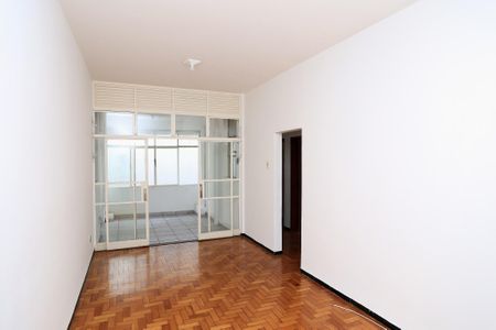 Apartamento à venda com 130m², 3 quartos e sem vagaSala
