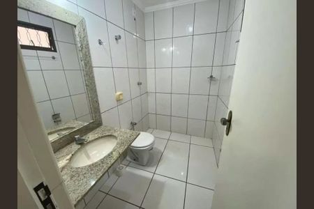 Casa para alugar com 270m², 3 quartos e 2 vagasBanheiro