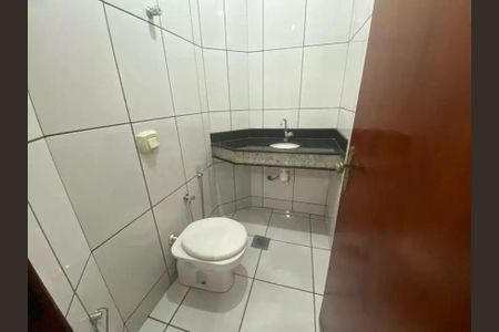 Casa para alugar com 270m², 3 quartos e 2 vagasBanheiro