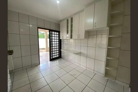Cozinha de casa para alugar com 3 quartos, 270m² em Cidade Jardim, Uberlândia