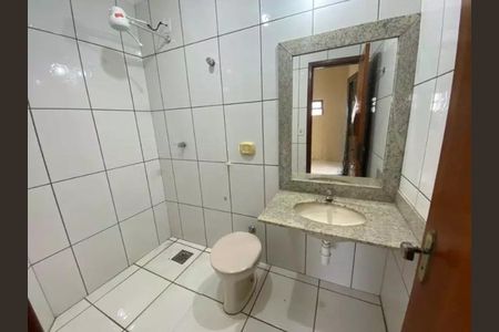 Casa para alugar com 270m², 3 quartos e 2 vagasBanheiro