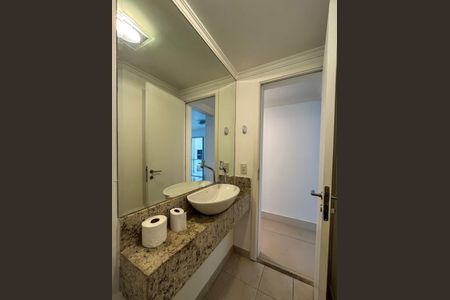 Apartamento à venda com 103m², 2 quartos e 2 vagasLavabo