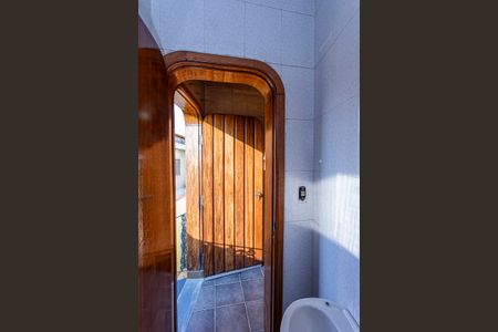 Casa para alugar com 249m², 4 quartos e 4 vagas Casa para alugar com 249m², 4 quartos e 4 vagasBanheiro de serviço