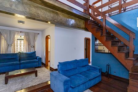 Casa para alugar com 249m², 4 quartos e 4 vagas Casa para alugar com 249m², 4 quartos e 4 vagasSala