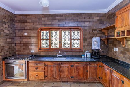 Casa para alugar com 249m², 4 quartos e 4 vagas Casa para alugar com 249m², 4 quartos e 4 vagasCopa e cozinha