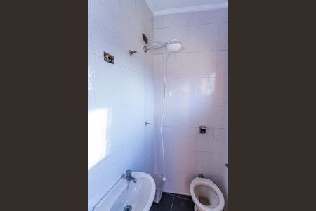 Casa para alugar com 249m², 4 quartos e 4 vagas Casa para alugar com 249m², 4 quartos e 4 vagasBanheiro de serviço