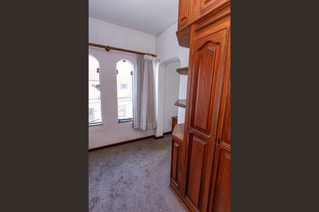 Casa para alugar com 249m², 4 quartos e 4 vagas Casa para alugar com 249m², 4 quartos e 4 vagasCloset suite