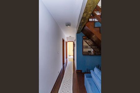 Casa para alugar com 249m², 4 quartos e 4 vagas Casa para alugar com 249m², 4 quartos e 4 vagasCorredor