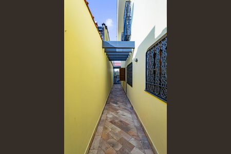 Casa para alugar com 249m², 4 quartos e 4 vagas Casa para alugar com 249m², 4 quartos e 4 vagasCorredor