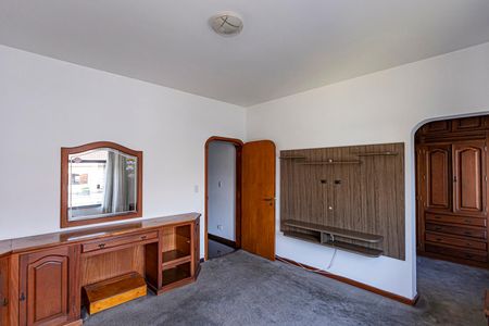 Suite de casa para alugar com 4 quartos, 249m² em Jardim Marisa, São Paulo