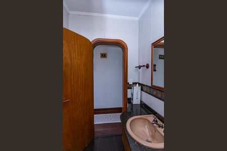 Casa para alugar com 249m², 4 quartos e 4 vagas Casa para alugar com 249m², 4 quartos e 4 vagasBanheiro