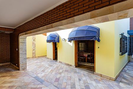 Casa para alugar com 249m², 4 quartos e 4 vagas Casa para alugar com 249m², 4 quartos e 4 vagasQuintal e espaço gourmet