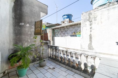 Casa à venda com 125m², 5 quartos e 1 vaga Casa à venda com 125m², 5 quartos e 1 vagaVaranda