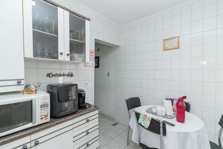 Casa à venda com 125m², 5 quartos e 1 vaga Casa à venda com 125m², 5 quartos e 1 vagaCozinha